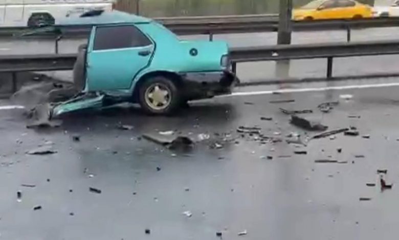 TEM Otoyolu'nda kaza yapan araç ikiye bölündü
