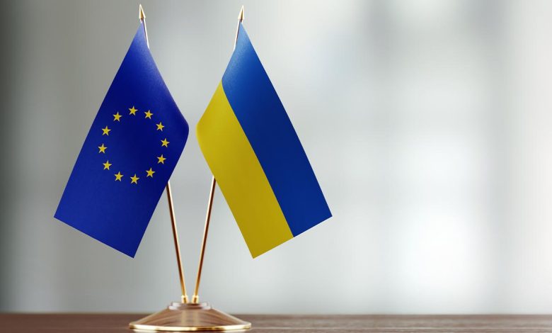 AB, Ukrayna'ya mühimmat ve talep edilirse füze verecek