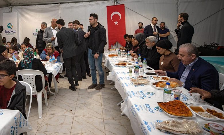 TBMM Başkanı Şentop, Hatay'da depremzedelerle iftar yaptı