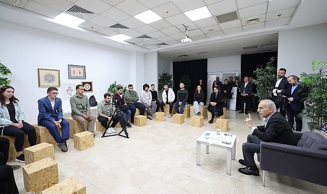 Başkan Çebi Gençlere Kulak Verdi: Sorular, Öneriler, Projeler Konuşuldu Başkan Çebi Gençlere Kulak Verdi: Sorular, Öneriler, Projeler Konuşuldu