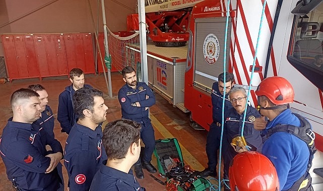İtfaiye erleri kendilerini geliştiriyor İtfaiye erleri kendilerini geliştiriyor