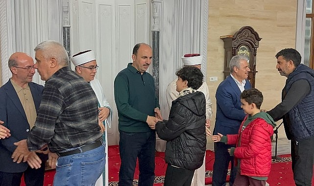 Vali Akın ve Başkan Altay Konyalıların Kandil Bereketine Ortak Oldu Vali Akın ve Başkan Altay Konyalıların Kandil Bereketine Ortak Oldu