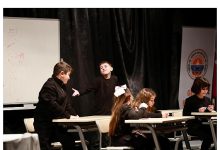 Çocuk Şenlikleri “Okulda Sıradan Bir Gün” Gösterisi İle Başladı