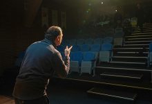 Maltepe’den tiyatroculara destek