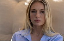 Netflix, 15 Ocak’ta Yayınlanacak Ayrılık Da Sevdaya Dahil İçin Fragmanı Paylaştı