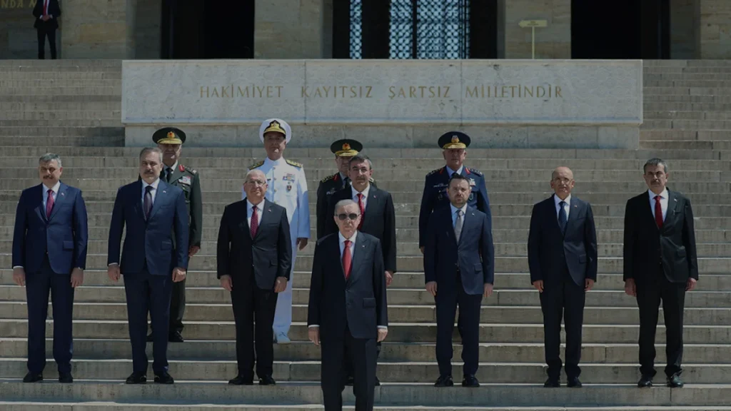 Cumhurbaşkanı Erdoğan ve YAŞ üyeleri Anıtkabir'de bir araya geldi