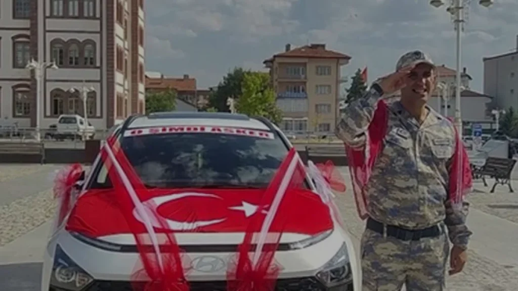 Sivas Şarkışlada Engelli Genç İçin Temsili Asker Eğlencesi