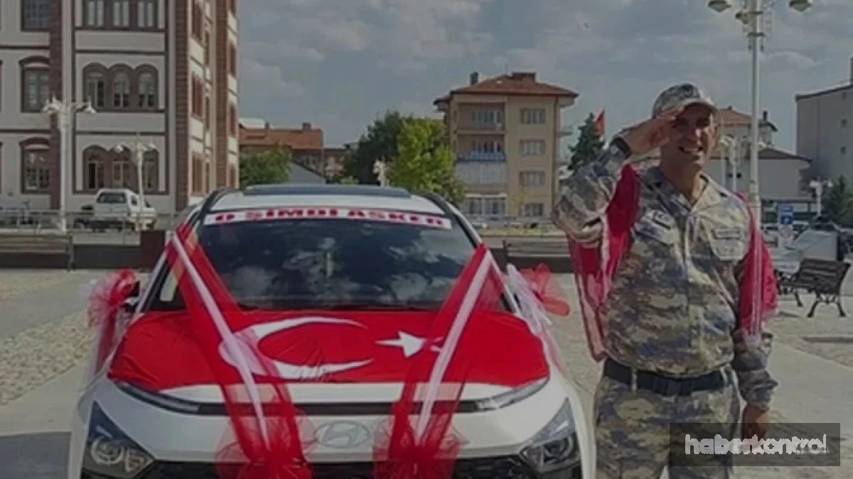 Sivas Şarkışlada Engelli Genç İçin Temsili Asker Eğlencesi