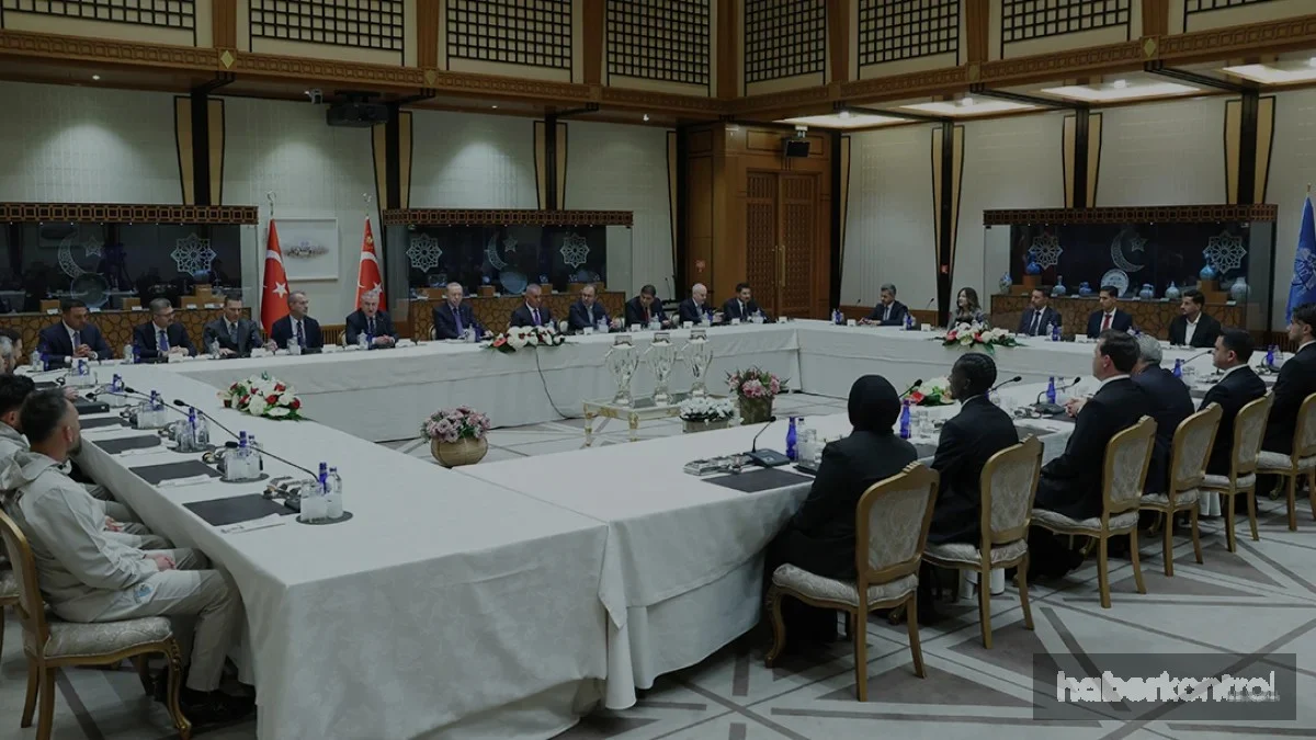 Cumhurbaşkanı Erdoğan Süper Lig'e Yükselen Takımları Kabul Etti