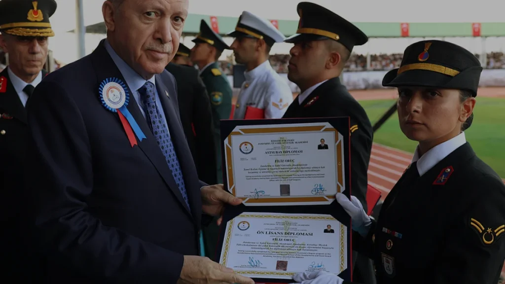 Erdoğan Jandarma ve Sahil Güvenlik Akademisi Mezuniyet Törenine Katıldı