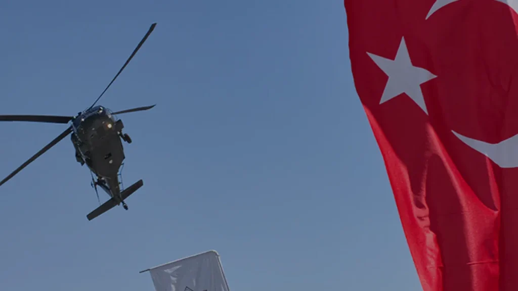 Malazgirt Zaferi Kutlamalarında Jandarma Helikopter Gösterisi