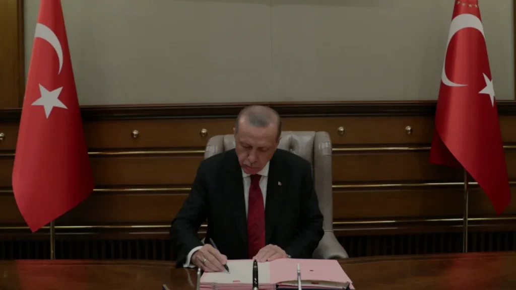 Resmi Gazete yayımlandı büyükelçi ve rektör atamaları gerçekleşti